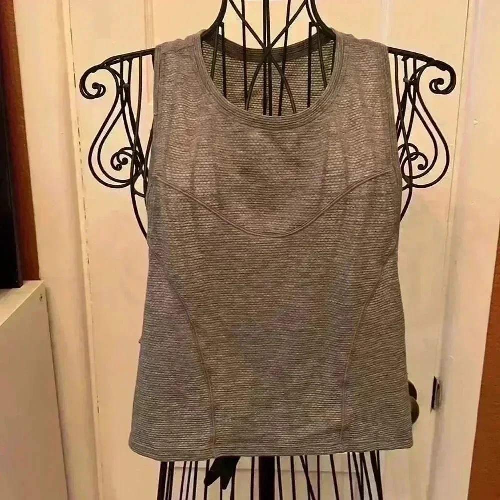 Lululemon Stronger as One Muscle Tank-Sz 6